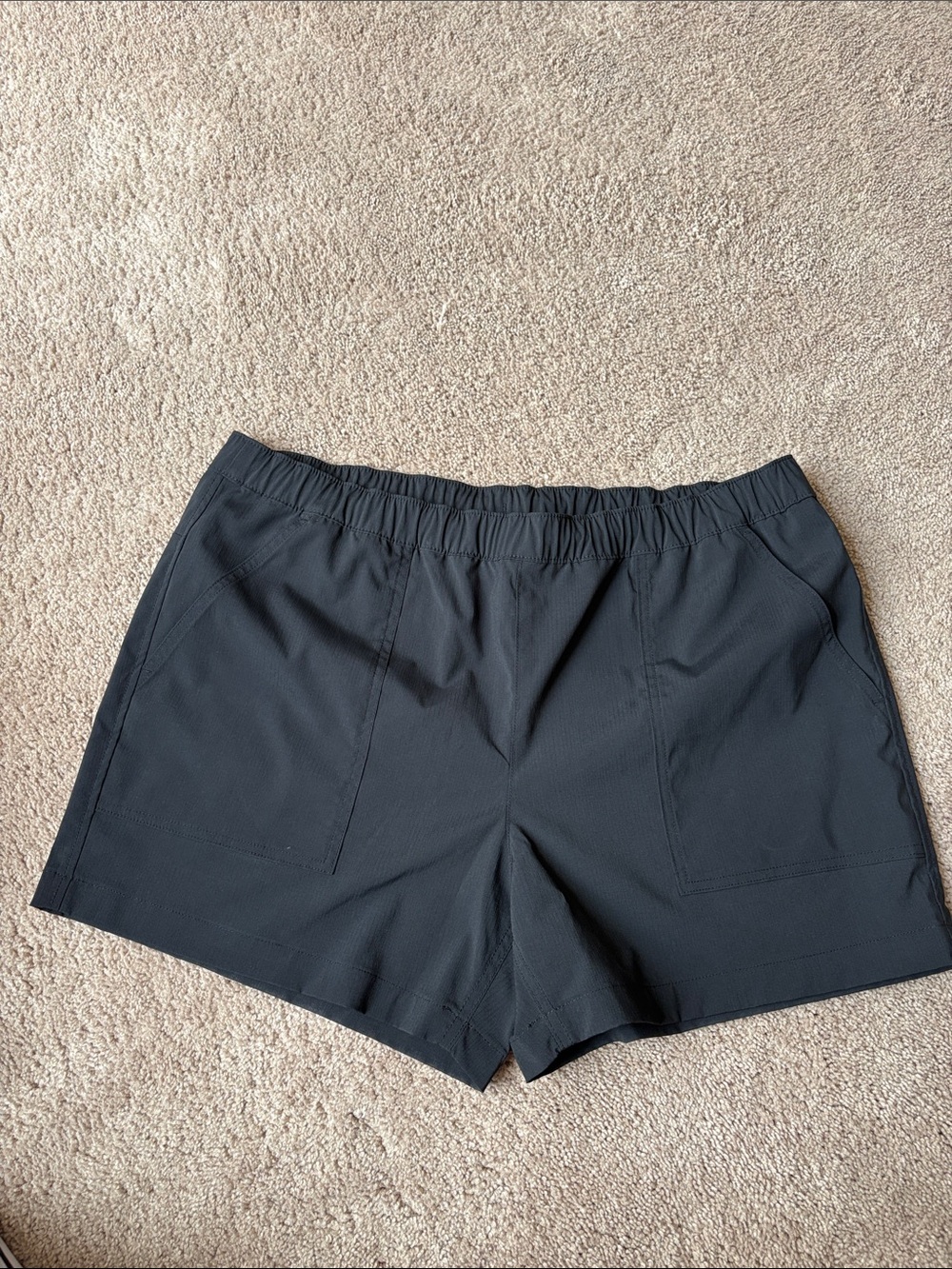 Women's Eddie Bauer Black Pull-On Shorts with Front Pockets